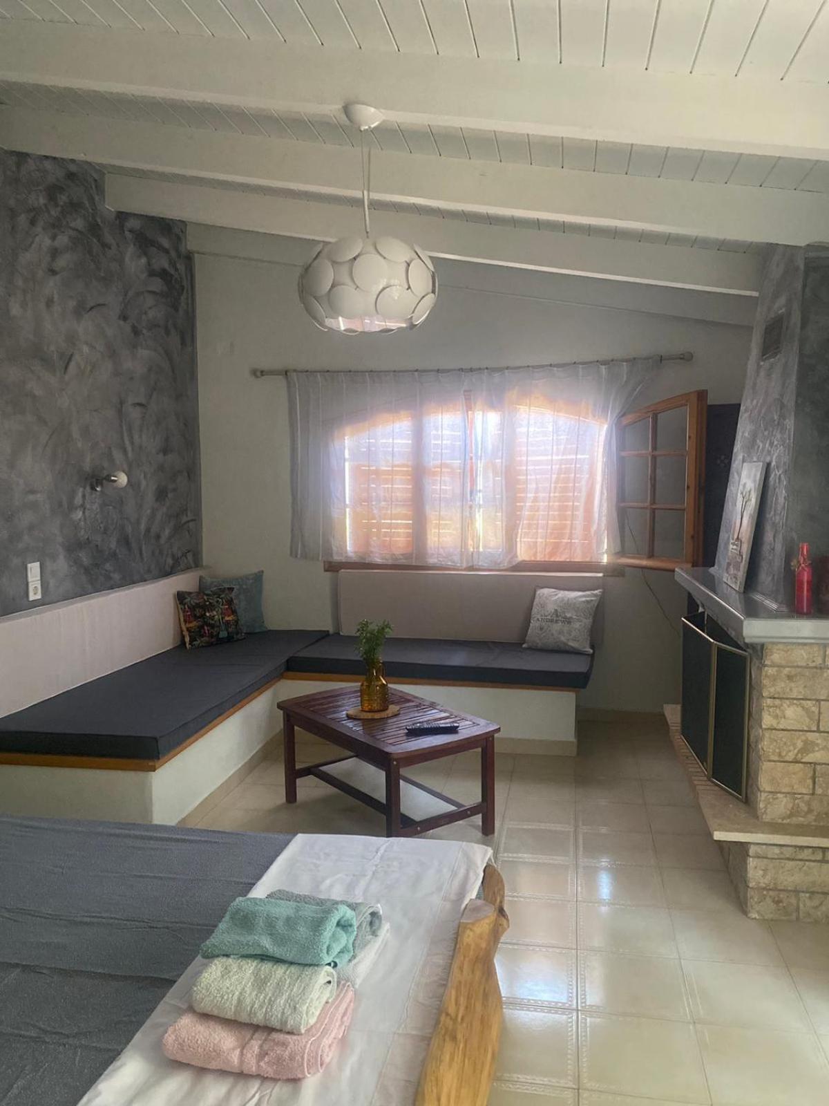 Cottage House With Incredible View Trápeza Екстериор снимка